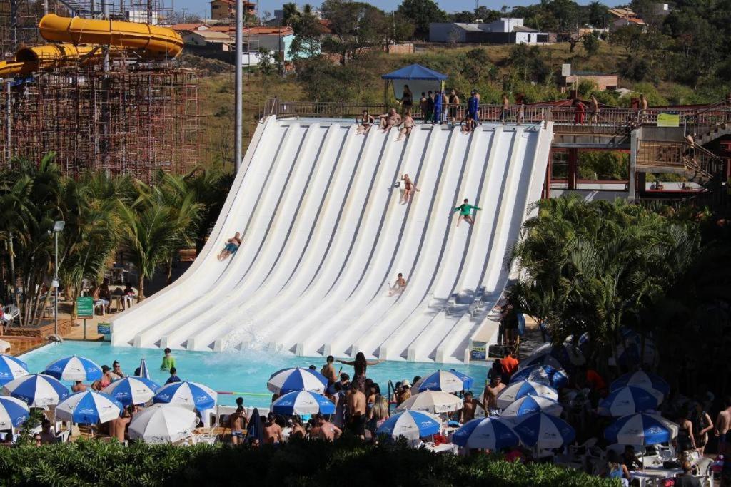 Piazza Diroma Oficial Com Acesso Ao Acqua Park Vulcao Ate 5 Pessoas 2 Apartamento *
